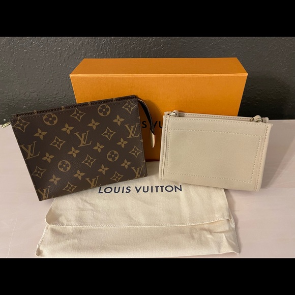 Louis Vuitton Toiletry 19 - Picture 12 of 13